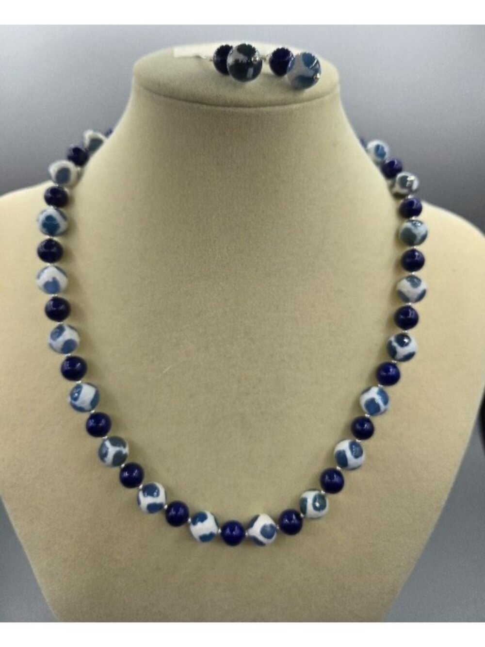18 inch Blue Shin Agate and Lapis Lazuli Bead Necklace w/Matching Earrings - Picture 2 of 3